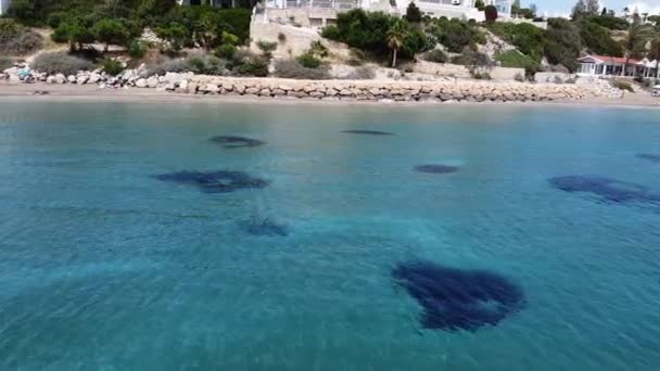 Πιο Μπλε Νερό Στην Κύπρος Coral Bay — Αρχείο Βίντεο