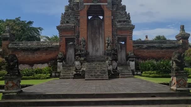 Tor Des Alten Hindu Tempels Auf Der Insel Bali Indonesien — Stockvideo