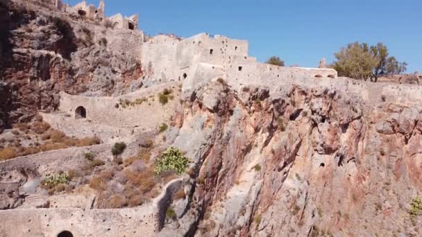 Monemvasia Moreloponnese Yunanistan Daki Eski Kalıntılar Kilise Yükselen Yayalar — Stok video