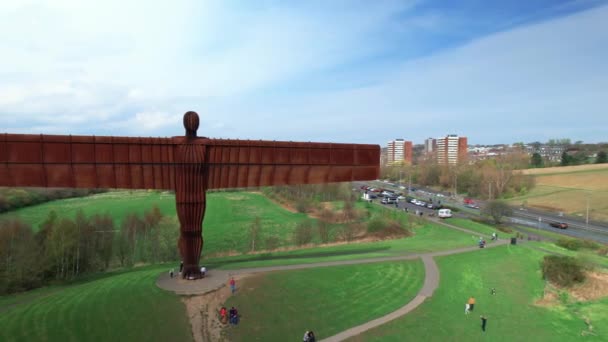 Ikonisk Lång Skulptur Ängeln Norr Gateshead Tyne Wear England Antenn — Stockvideo