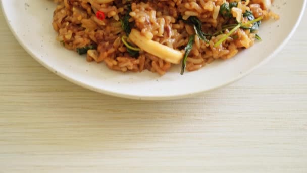 Smažená Rýže Chobotnicí Bazalkou Smažené Vejce Thajském Stylu Asijské Jídlo — Stock video