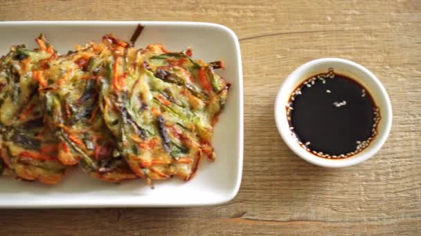 パジオンまたは韓国のパンケーキまたは韓国のピザ 韓国の伝統的な食品スタイル — ストック動画