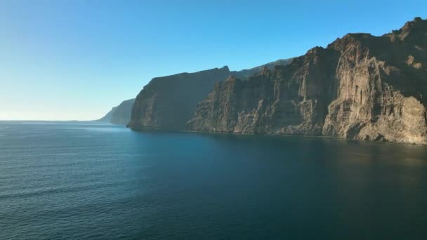 Vista Aérea Falésias Famosas Acantilados Los Gigantes Tenerife Ilhas Canárias — Vídeo de Stock