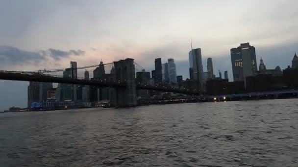 Pasando Por Debajo Del Puente Brooklyn Través Manhattan — Vídeos de Stock