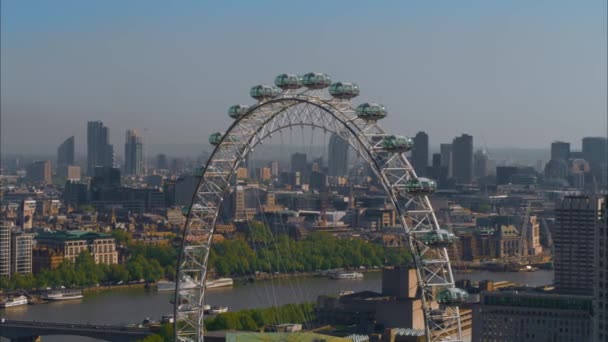 Aerial Shot London Eye Wheel River Thames Iconic Business Buildings — Wideo stockowe