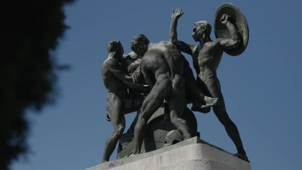 Close Characters Carved War Memorial Monument Trieste Italy Static Lateral — Stock Video