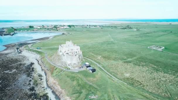 Castillo Lindisfarne Costa Northumberland — Vídeos de Stock