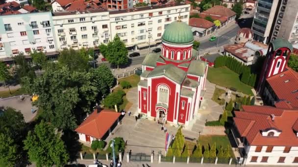 Hochzeitsvideo Vor Der Orthodoxen Kirche — Stockvideo