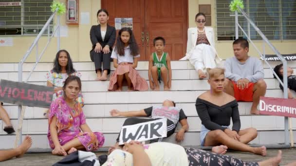 Group People Adults Children Sitting Front School Building Placards Protest — Video Stock