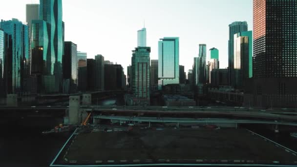 Sonnengipfel Durch Chicagoer Gebäude Bei Sonnenuntergang Luftaufnahmen — Stockvideo