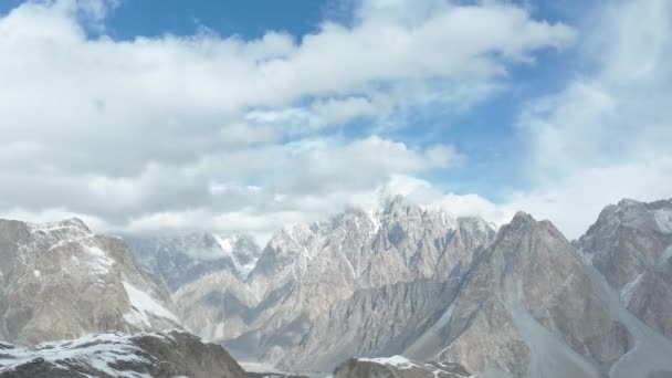 Zeitraffer Der Wolken Die Über Epische Passu Kegel Karakorum Rollen — Stockvideo