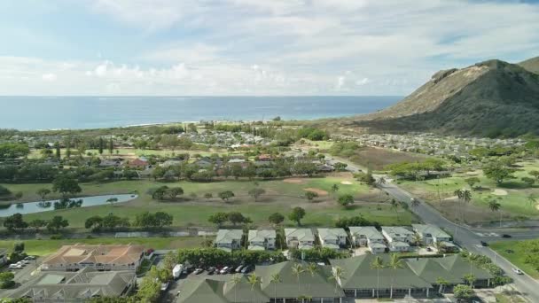Letecký Pohled Havajské Domy Obklopující Havajské Golfové Hřiště — Stock video