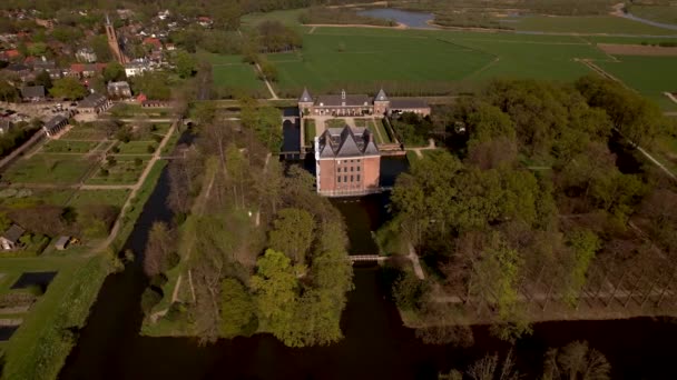 Nederlands Schilderachtig Grachtenkasteel Amerongen Van Bovenaf Omgeven Door Tuinen Park — Stockvideo
