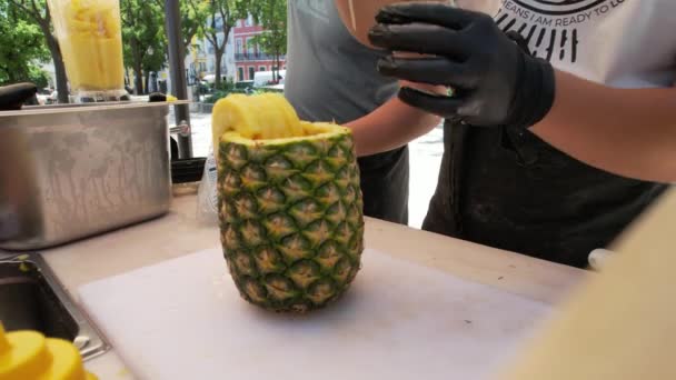 Street Juice Vendor Embellish Pineapple Lisbon Portugal — Stock Video