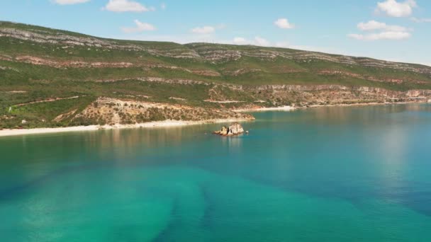 Aerial Panning Drone Shot Rock Formation Coast Portugal — ストック動画