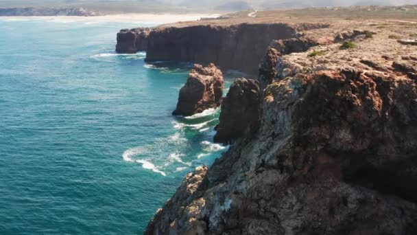 Oceano Atlântico Despenhar Sobre Penhasco Vertical Longo Costa Oeste Portugal — Vídeo de Stock