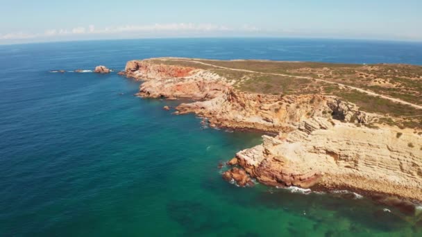 Luchtfoto Van Kliffen Langs Zuidkust Van Portugal — Stockvideo