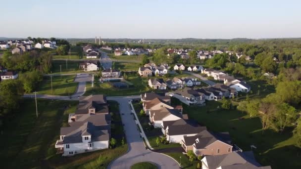 Survoler Une Maison Banlieue — Video