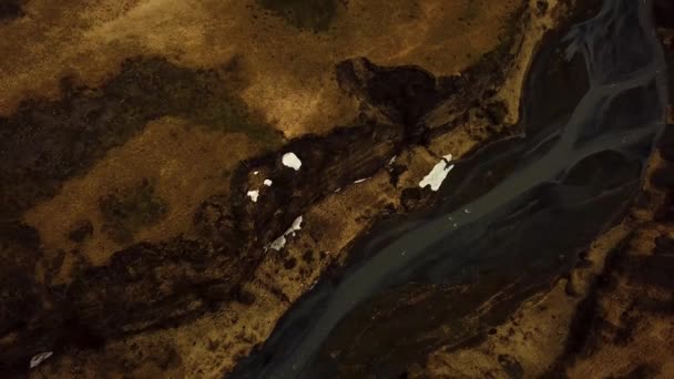 Aerial Landscape View River Flowing Iceland Highlands Volcanic Black Sand — Stock Video