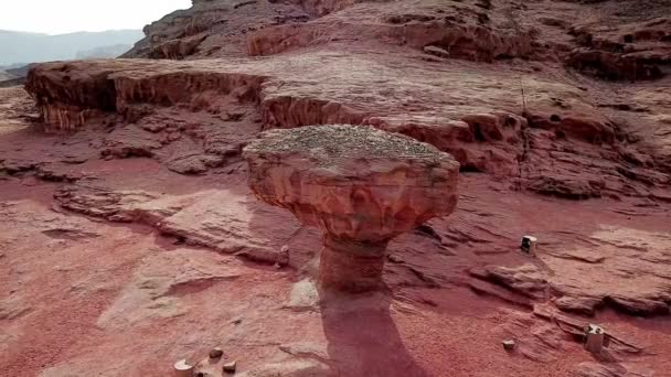 Large Red Rock Called Mushroom Due Its Typical Shape Dry — Vídeos de Stock