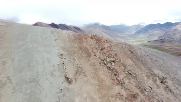 Míjející Hora Letecké Záběry Duhových Hor Peru — Stock video