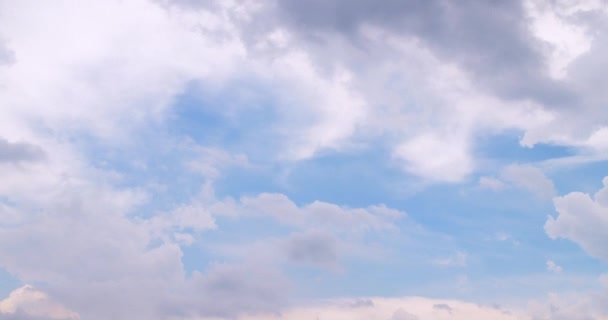 Белые Пушистые Облака Голубое Небо Длинной Второй Продолжительностью Фона Графики — стоковое видео