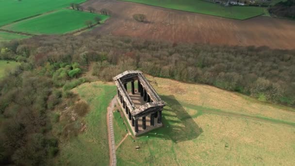 Tiro Giratório Superior Aéreo Penshaw Monumento Com Campo Grama Fundo — Vídeo de Stock