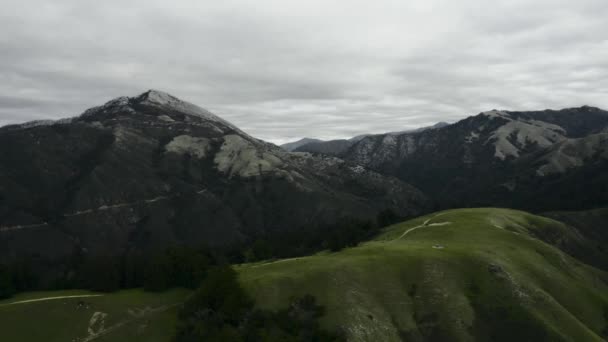 Drone Shot Pacific Coast Cliffs Big Sur Carmel Highlands California — Vídeos de Stock