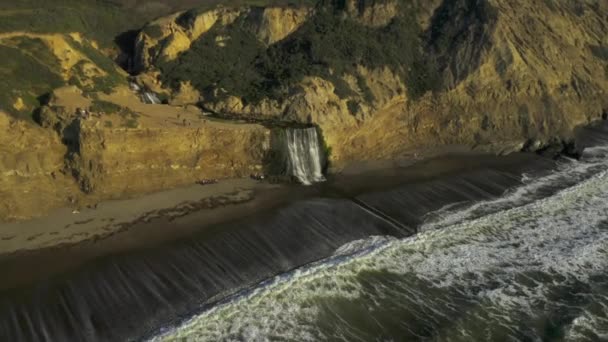 Drónlövedék Alamere Fallsból Point Reyes Kaliforniában Gyönyörű Drone Felvétel Coastal — Stock videók