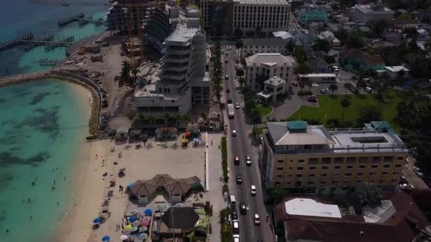 Widok Lotu Ptaka Centrum Nassau Bahamach Pochylenie Strzał Dronem — Wideo stockowe