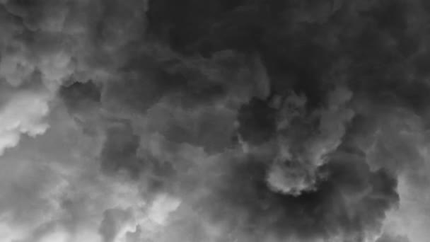 Nubes Cúmulos Oscuros Cielo Con Rayos Tormentas Eléctricas Golpes — Vídeo de stock