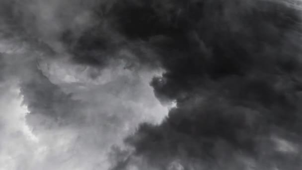Een Onweersbui Lucht Met Donkere Wolken Lucht — Stockvideo