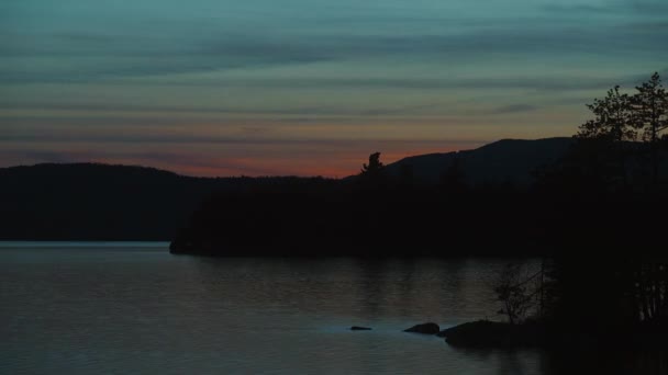 Vacker Färgglad Solnedgång Över Nya England Sjö Våren Sommaren 30P — Stockvideo
