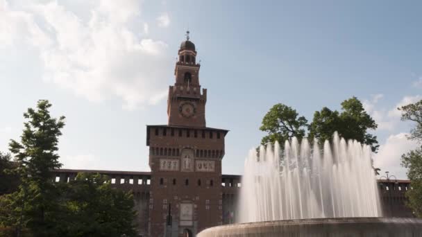 Timelapse Sforza Castle Nice View Big Fountain Tower Clock Background — Vídeo de stock