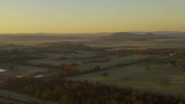 Drone Atas Berkabut Pedesaan Bidang Orange County New York Foggy — Stok Video