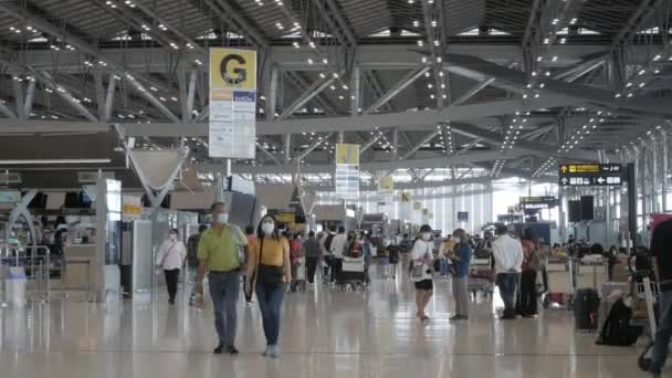 Pov All Interno Del Terminal Partenza Dell Aeroporto Aeroporto Suvannabhumi — Video Stock