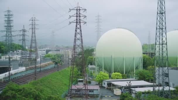 Gloomy Industrial Area Power Lines Gas Tanks Osaka Japan — Stock Video