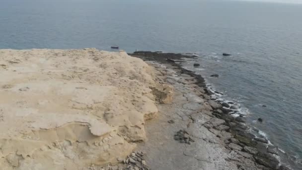 Luchtfoto Van Mooi Leeg Stenen Strand Bij Jiwani Strand Balochistan — Stockvideo