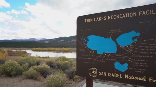 Twin Lakes Recreation Facations Sign Colorado Usa San Isabel National — стокове відео