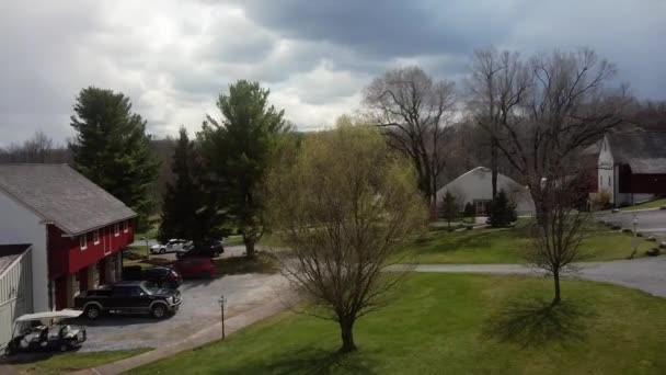 Drone Levantándose Panorámica Sobre Brandywine Manor Honey Brook Pennsylvania Día — Vídeo de stock