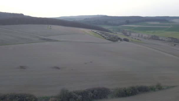 Аверіал Широкі Бурі Пшеничні Поля Під Обгорнутим Сонцем Небом Німеччині — стокове відео