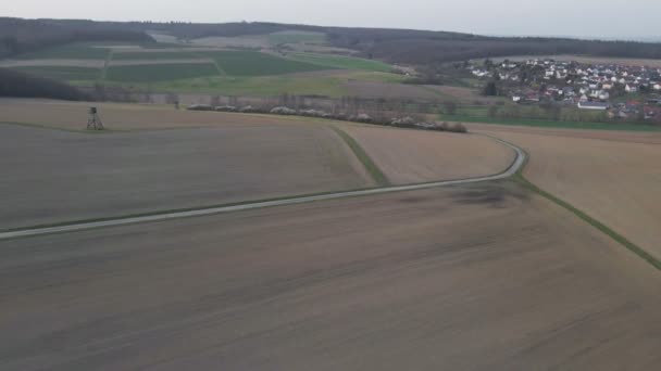 Gigantiska Bruna Fält Tidig Vårsolnedgång Tyskland Bred Vinkel Antenn Dra — Stockvideo