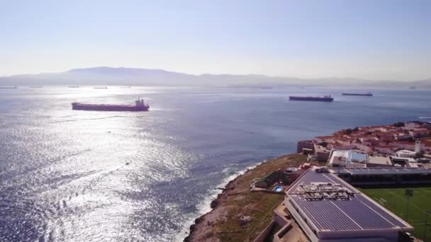 Grandi Navi Carico Portarinfuse Sono Ancorate Nella Baia Algeciras Mentre — Video Stock