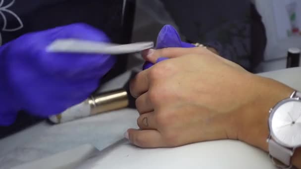 Master Making Manicure Met Nagel Bestand Close Film — Stockvideo