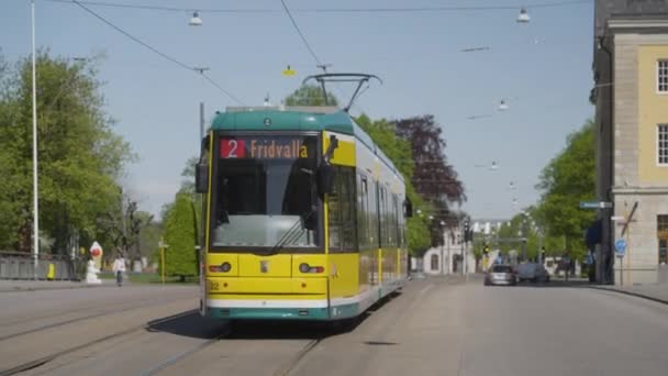 Eléctrico Amarelo Verde Indo Para Fridvalla Movendo Linha Eléctrico Norrkoping — Vídeo de Stock