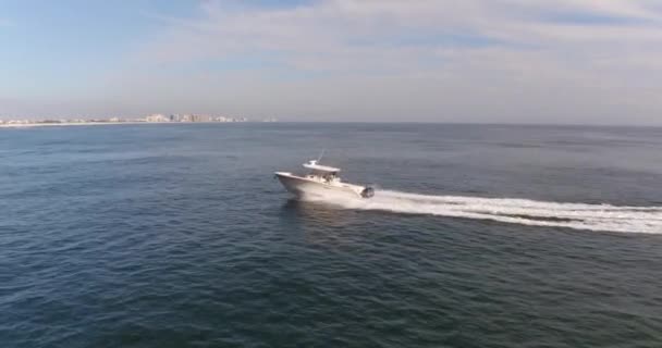 Drone Video Aéreo Yates Barcos Pesqueros Frente Costa Del Golfo — Vídeos de Stock