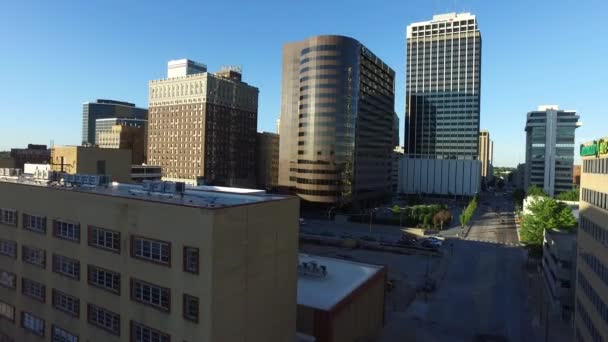 Воздушный Беспилотник Над Зданиями Центре Талсы Оклахома — стоковое видео