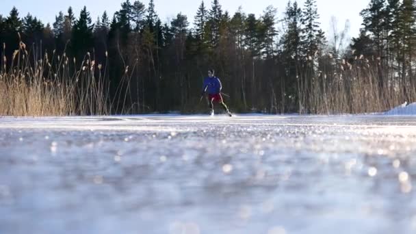 Patinação Lago Congelado Suécia — Vídeo de Stock