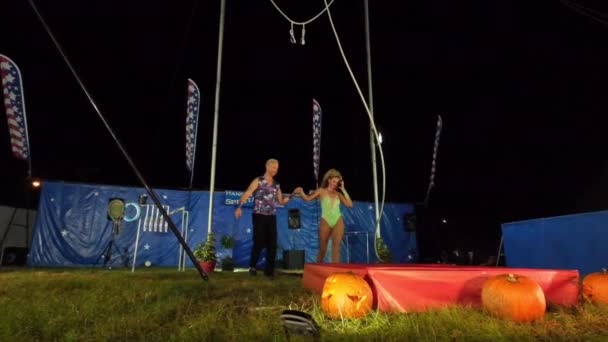 Women Acrobat High Swing — Vídeo de stock