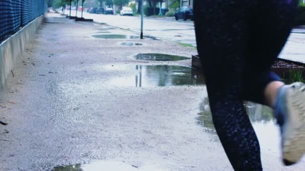 Woman Legs Feet Run Gravel Path Rain — Stok Video